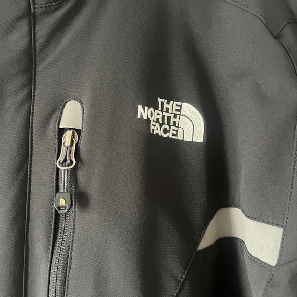 The North Face Men's Black Performance Jacket - Picture 2 of 12